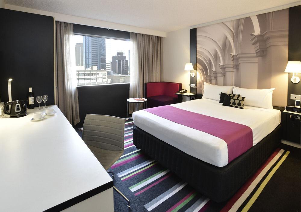 Mercure Melbourne Treasury Gardens Exterior foto