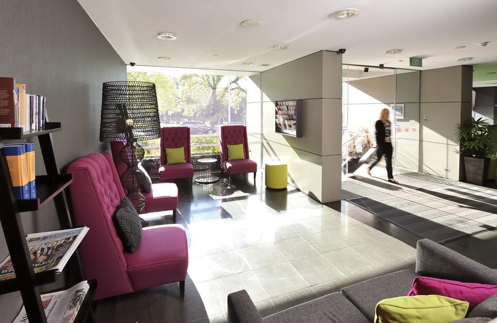Mercure Melbourne Treasury Gardens Exterior foto