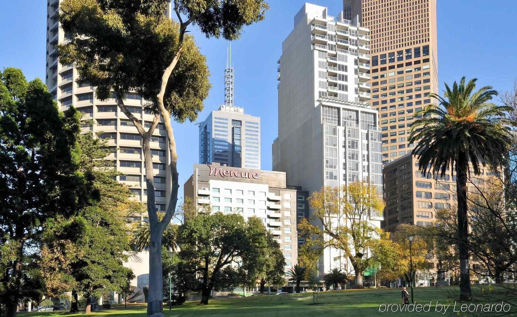 Mercure Melbourne Treasury Gardens Exterior foto
