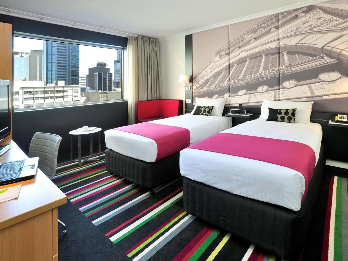 Mercure Melbourne Treasury Gardens Exterior foto