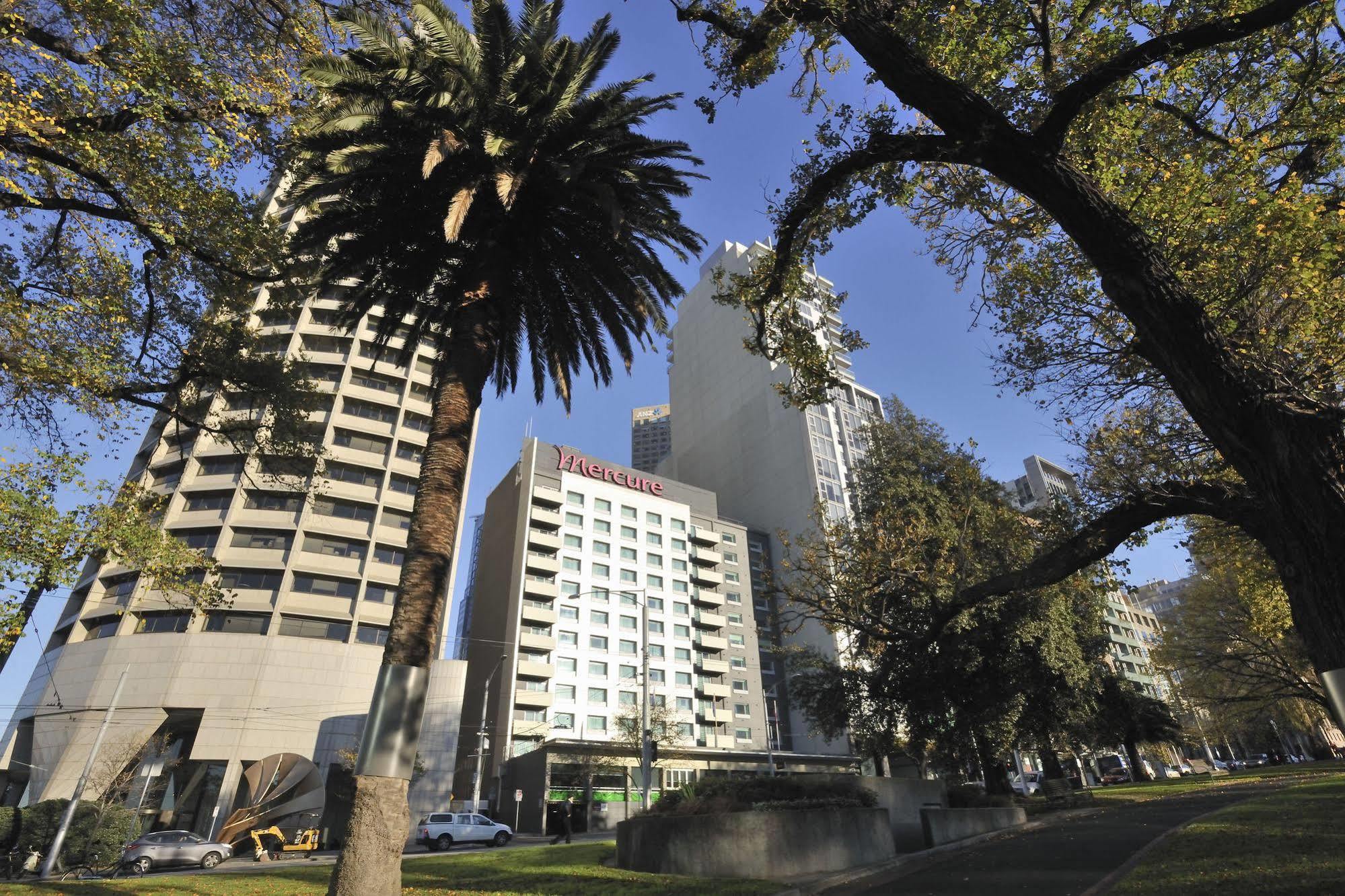 Mercure Melbourne Treasury Gardens Exterior foto